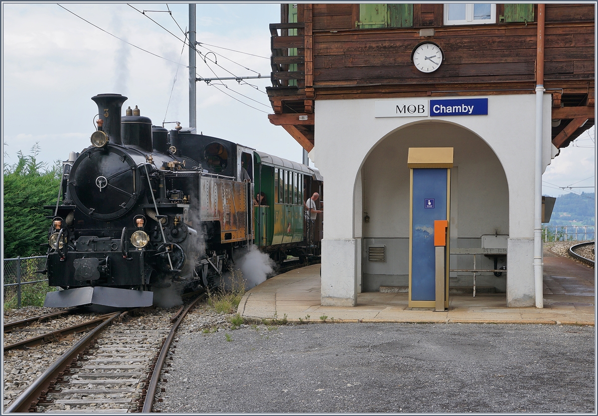 The Blonay-Chamby BFD HG 3/4 N° 3 is comming fro Blonay now arrived in Chamby. 

01.09.2019