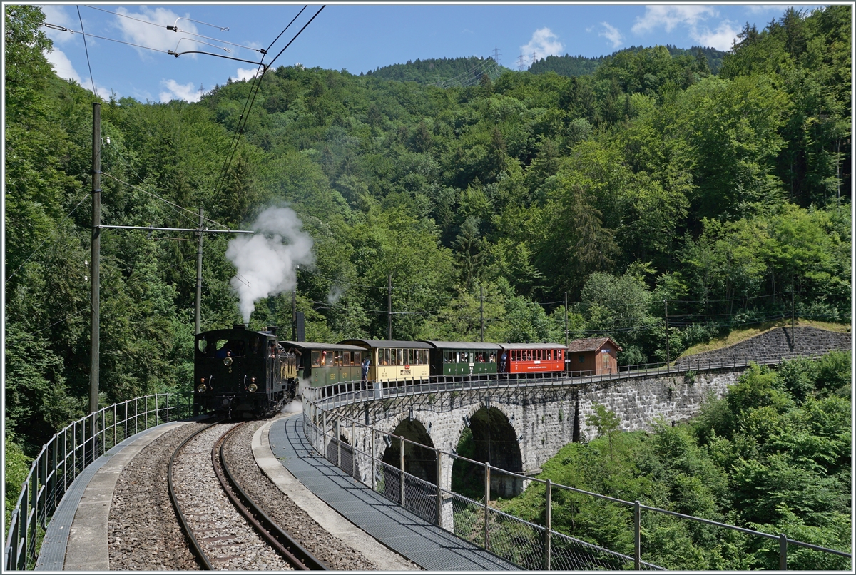 The Blonay-Chamby BFD HG 3/4 N°3 on the way to Blonay on the Baye de Clarens Viadukt.

05.06.2022