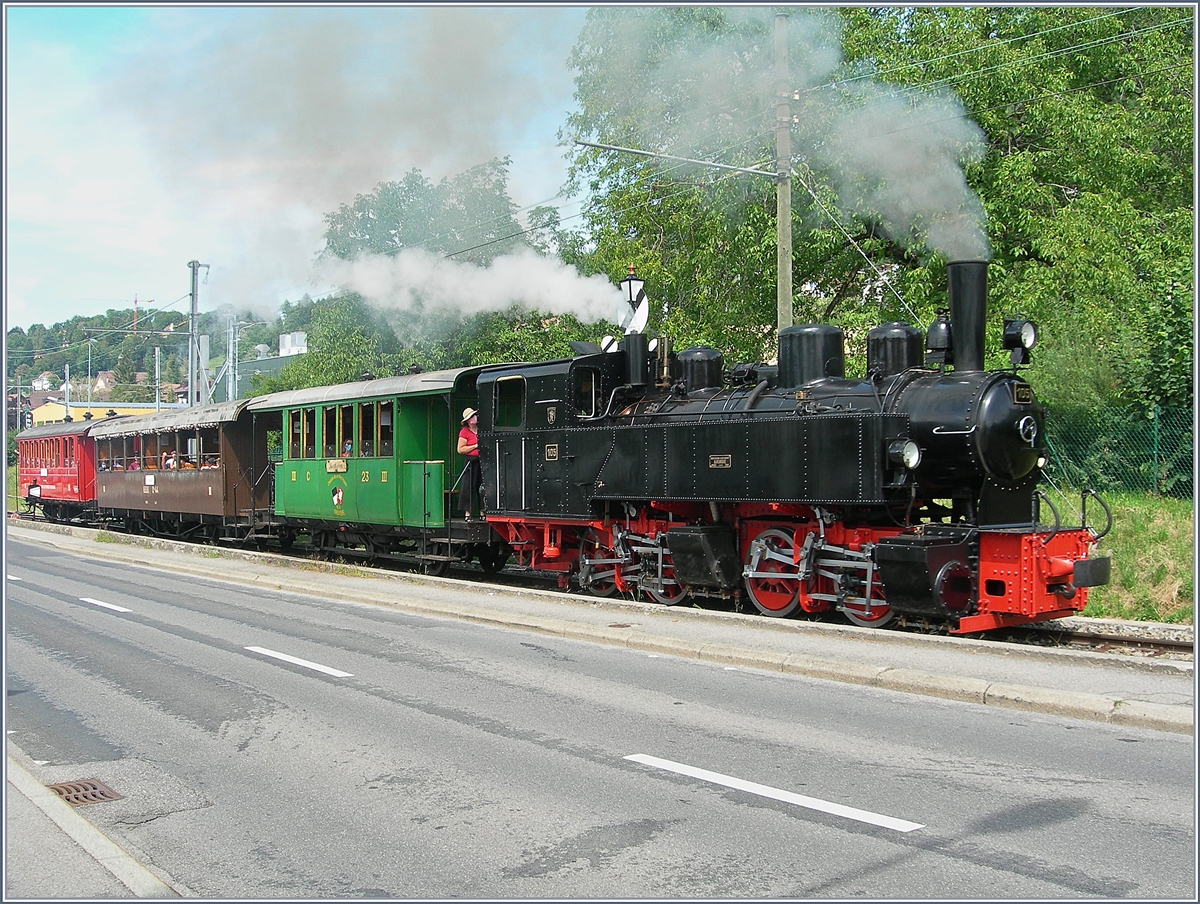 The Blonay-Chamby G 2x 2/2 105 leaves  with his train to Chaulin Blonay. 

16.08.2020