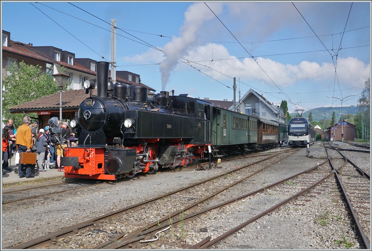 The Blonay-Chamby G 2x 2/2 105 with his steam-service to Chaulin in Blonay.

07.05.2022