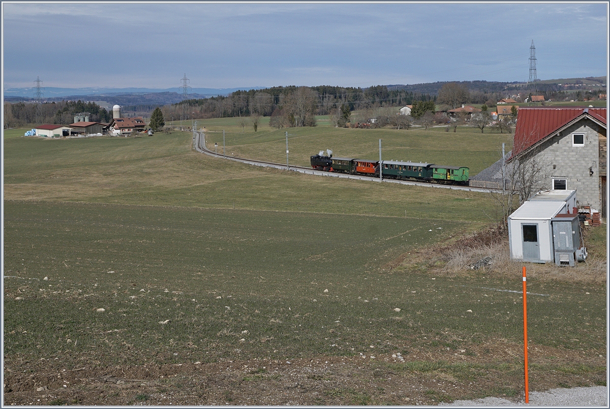 The Blonay Chamby G 2x 2/2 105 near Bossennes on the way to Palézieux.
This line will be cloased for ten Mounts till the finsh the works of the new Châtel St-Denis Station. 
03.03.2019 