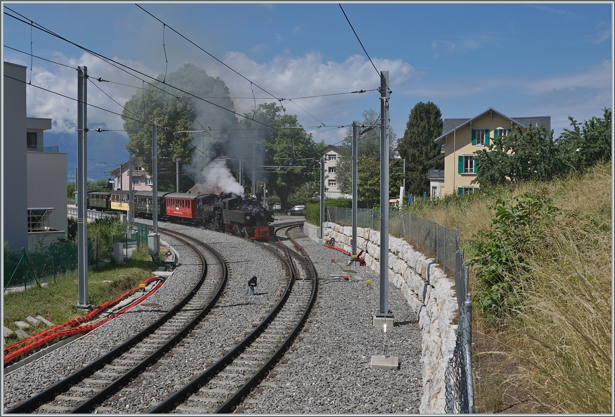 The Blonay-Chamby Steamer G 2x 2/2 105 and HG 3/4 N° 3 in St Légier Station. 

06.06.2022

