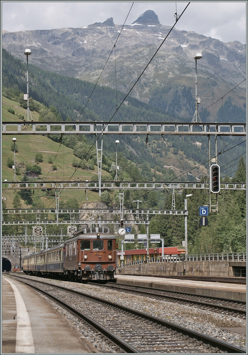 The BLS Ae 4/4  251 wiht an special train in Goppenstein (100 yaers BLS).
07.09.2013