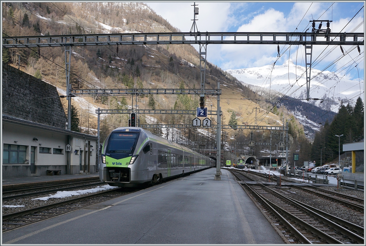 The BLS MIKA RABe 528 117 is the R1 to Domodossola. This service is arriving at Goppenstein. 

03.01.2024