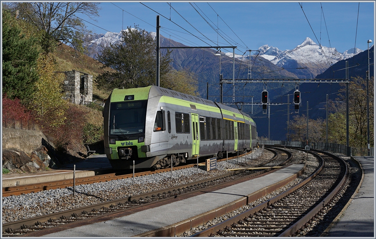 The BLS RABe 535 112  Lötschberger  in Lalden.
25.10.2017