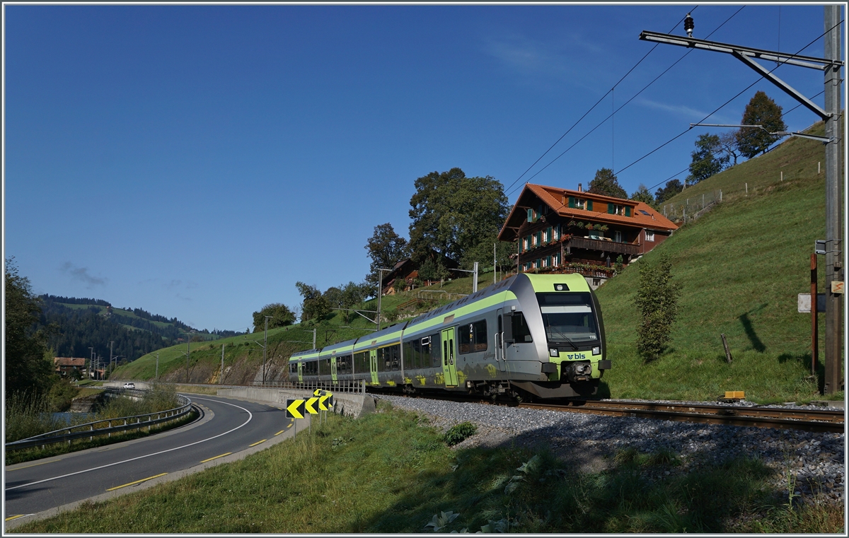 The BLS RABe 535 119  *Lötschberger  on the way from Bern to Luzern by Trubschachen. 

30.09.2020 