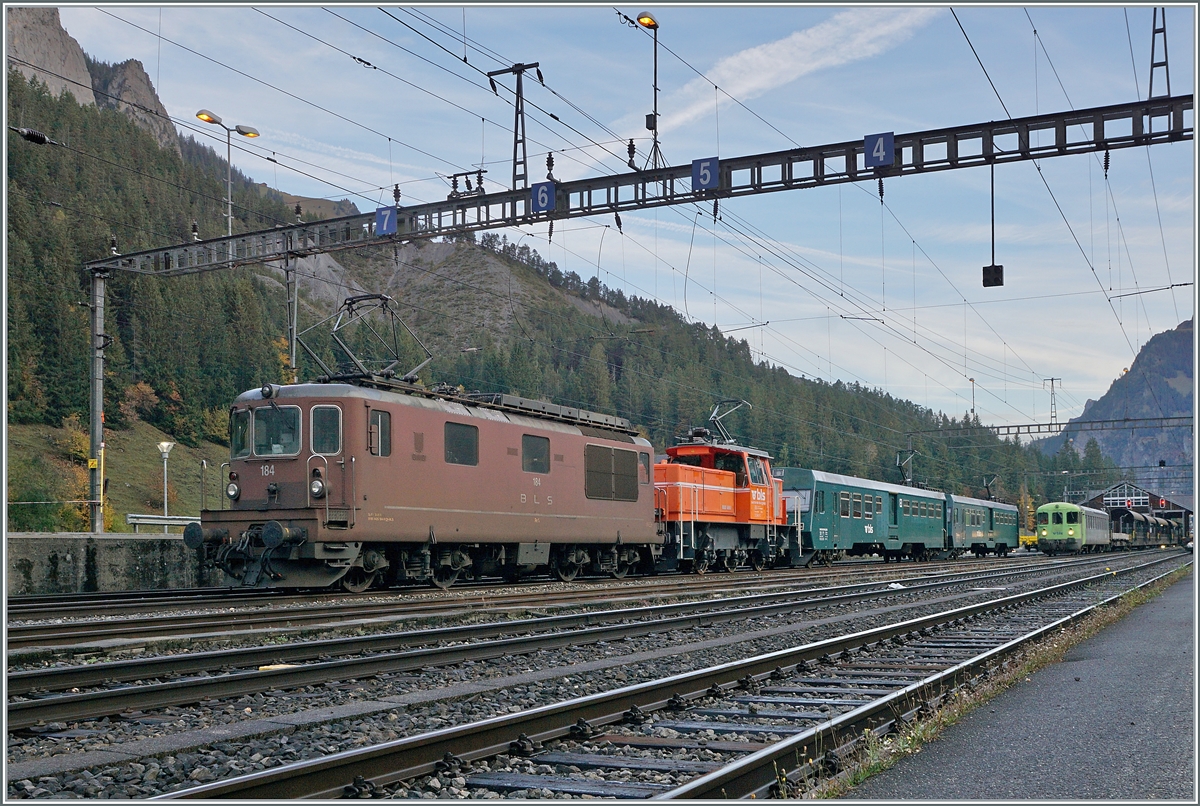 The BLS Re 4/4 184 in Kandersteg; in the beackground also the BLS Ee 3/3 136 (Ee 97 85 1936 132-0 CH-BLS) and BDt for the AutoShuttle.

11.10.2022