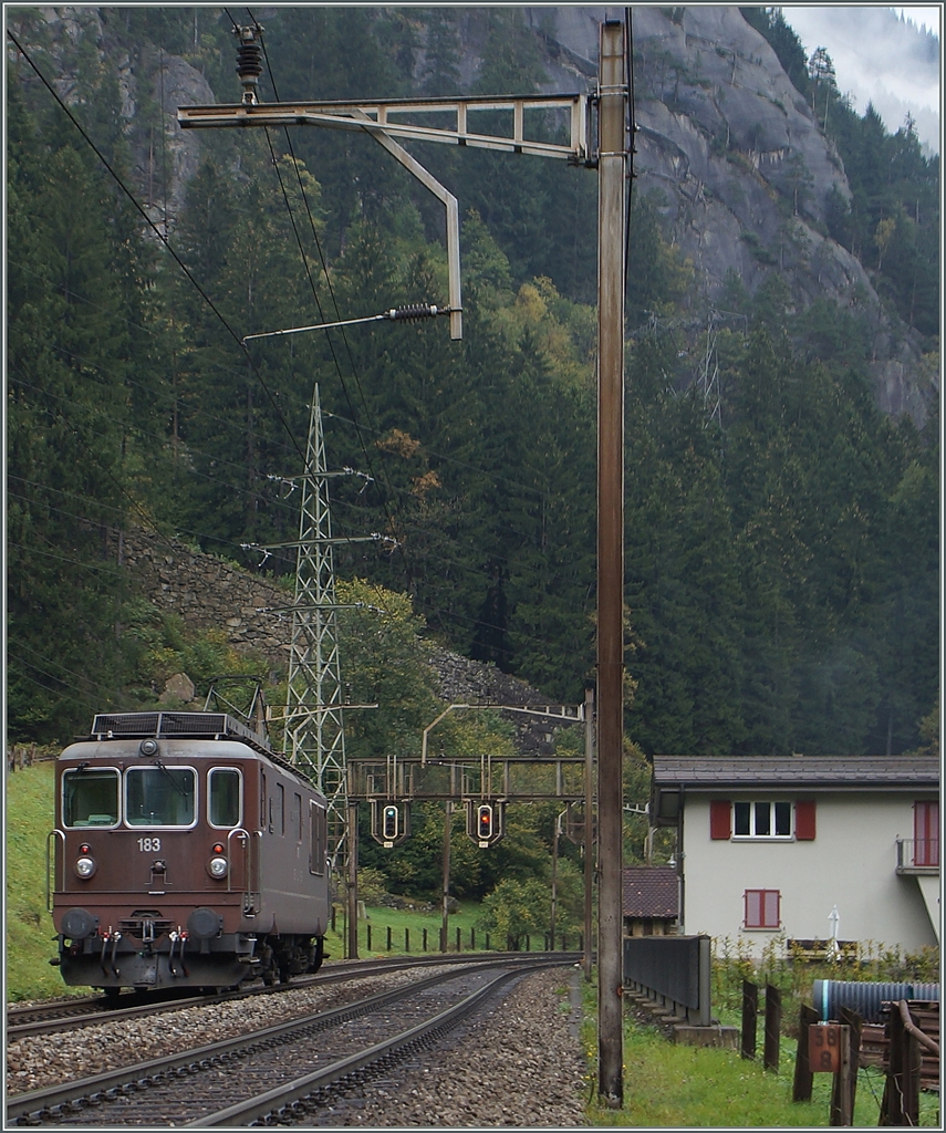 The BLS Re 4/4 between Wassen and Pfaffensprung. 10.10.2014