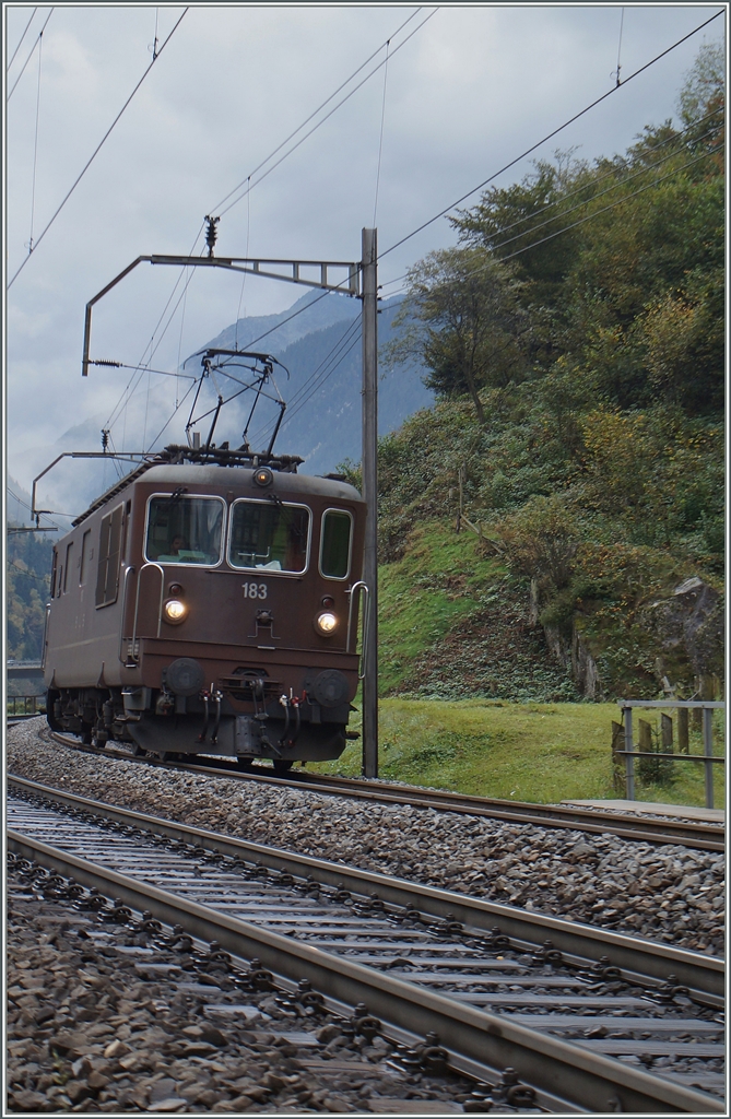 The BLS Re 4/4 between Wassen and Pfaffensprung.
10.10.2014