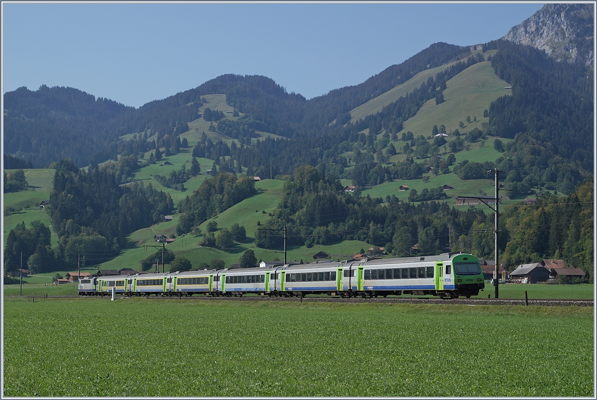 The BLS Re 474II 501 with his RE from Interlaken Ost to Zweisimmen by Boltigen. 

18.09.2020