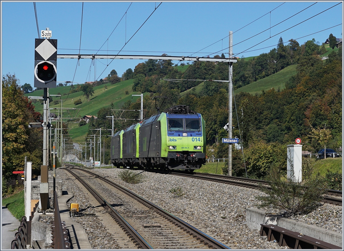 The BLS Re 485 014-5 and two other ones in Mülenen.
10.10.2018