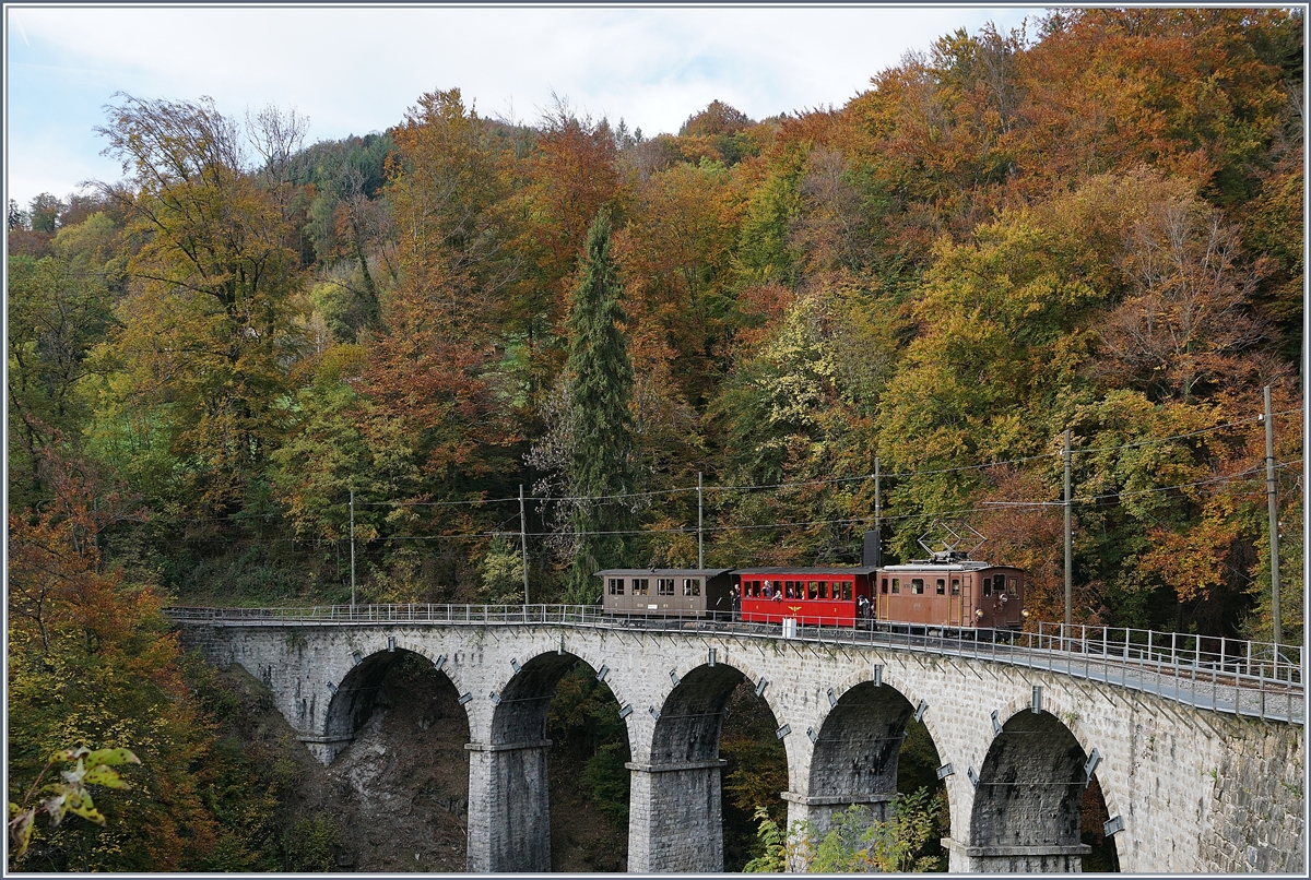 The BOB HGe 3/3 N° 29 on the Baie of Clarens Viaduc. 

27.10.2019