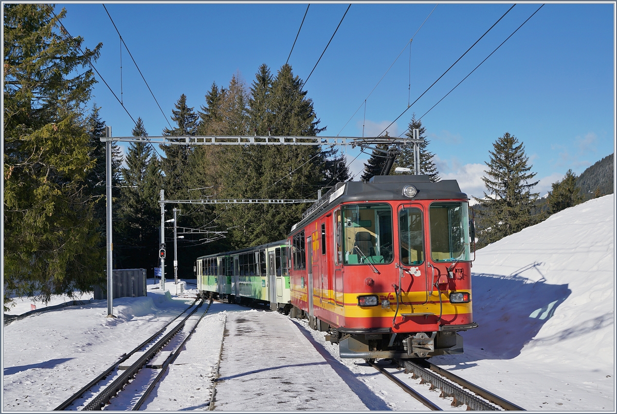The BVB BDeh 4/4 82 on the Col-de-Soud Station.
05.03.2019 
