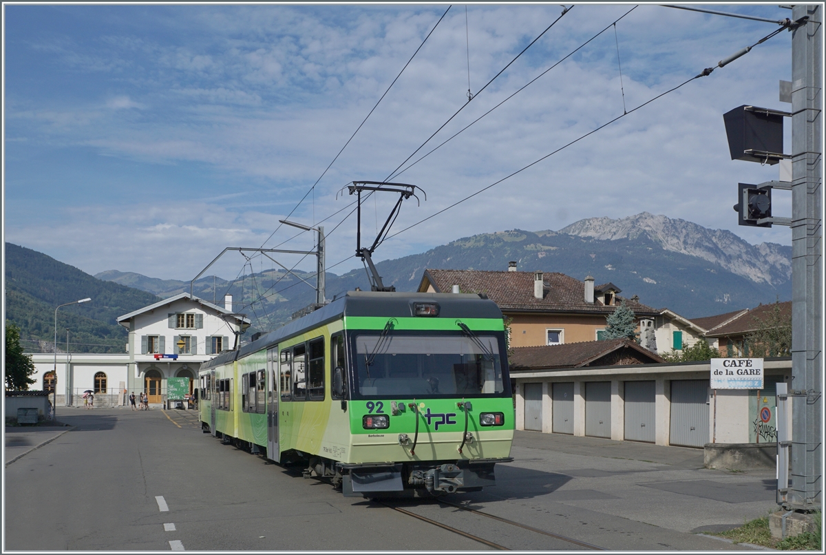 The BVB BDeh 4/8 N° 92  Barboleuse  coming from Villars sur Ollon is arriving at Bex (SBB Station) 

19.08.2023