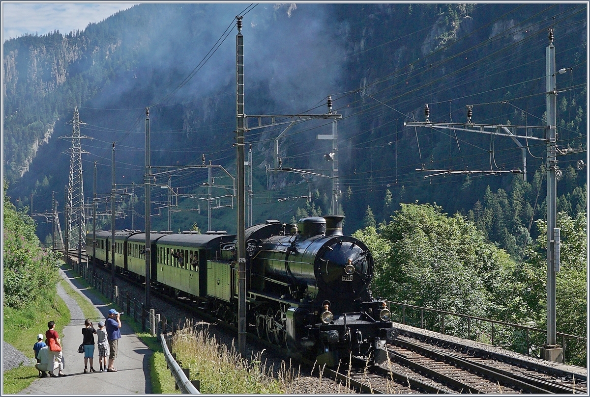 The C 5/6 2978 is arriving at Göschenen.
28.07.2016