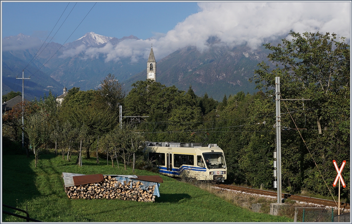 The Cdentovalli-Express CEX 43 near Trontano.
07.10.2016