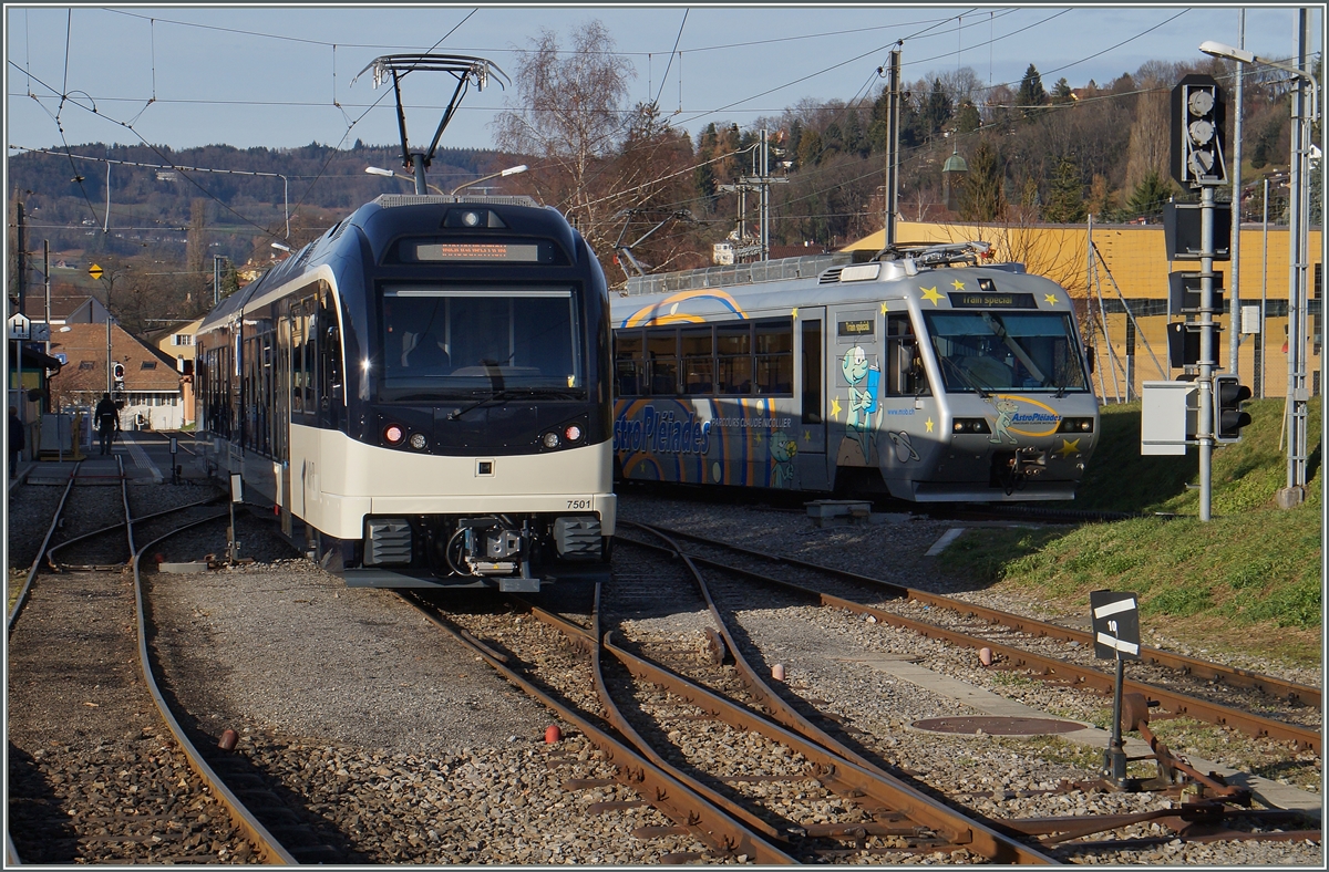 The CEV ABeh 2/6 7501 and the Beh 2/4 72 in Blonay.

11.12.2015