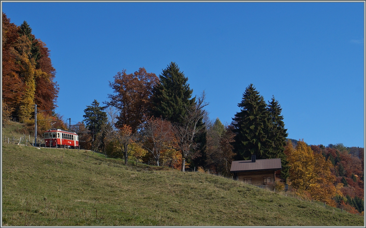 The CEV BDeh 2/4 73 on the way to Blonay near Fayaux. 
27.10.2015