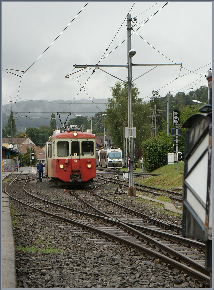 The CEV BDeh 2/4 74 in Blonay by the B-C. 
17.09.2016