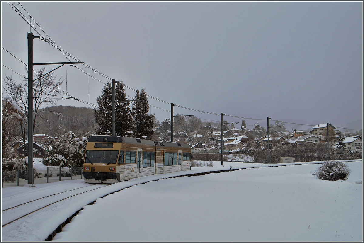 The CEV GTW Be 2/6  Blonay  by Château d'Hauteville. 
02.02.2015