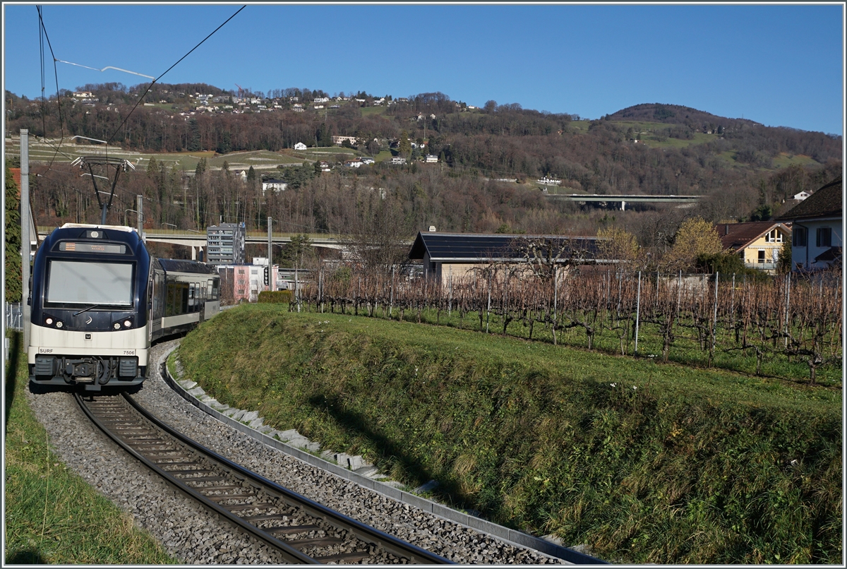 The CEV MVR ABe 2/6 7506 by Clies on the way to Vevey. 

07.01.2023