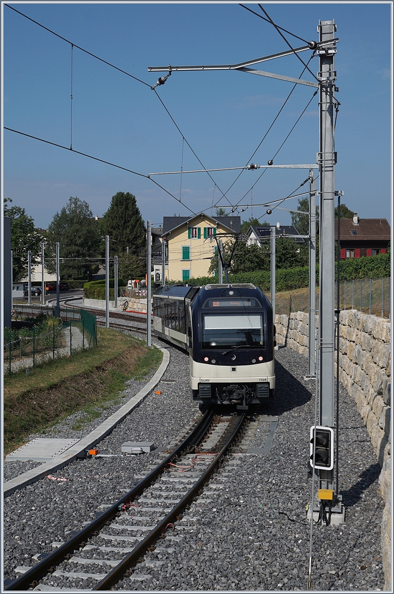 The CEV MVR ABeh 2/6 7508 is arriving at the St-Légier Gare Station. 

24.07.2019