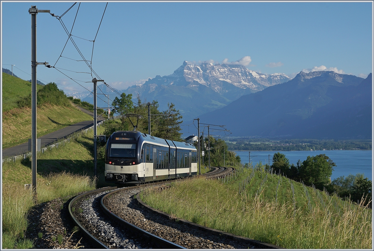 The CEV MVR ABeh 2/6 7504  VEVEY  on the way to Montreux near Planchamp, in the background the Dents de Midi.

26.05.2020