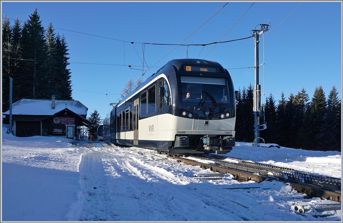 The CEV MVR ABeh 2/6 7503 on the way to Vevey is leaving the Les Pléiades Station. 

10.01.2019