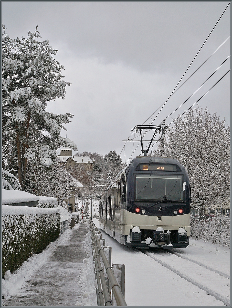 The CEV MVR ABeh 2/6 7505 is leaving Blonay on the way to Vevey. 

25.01.2021