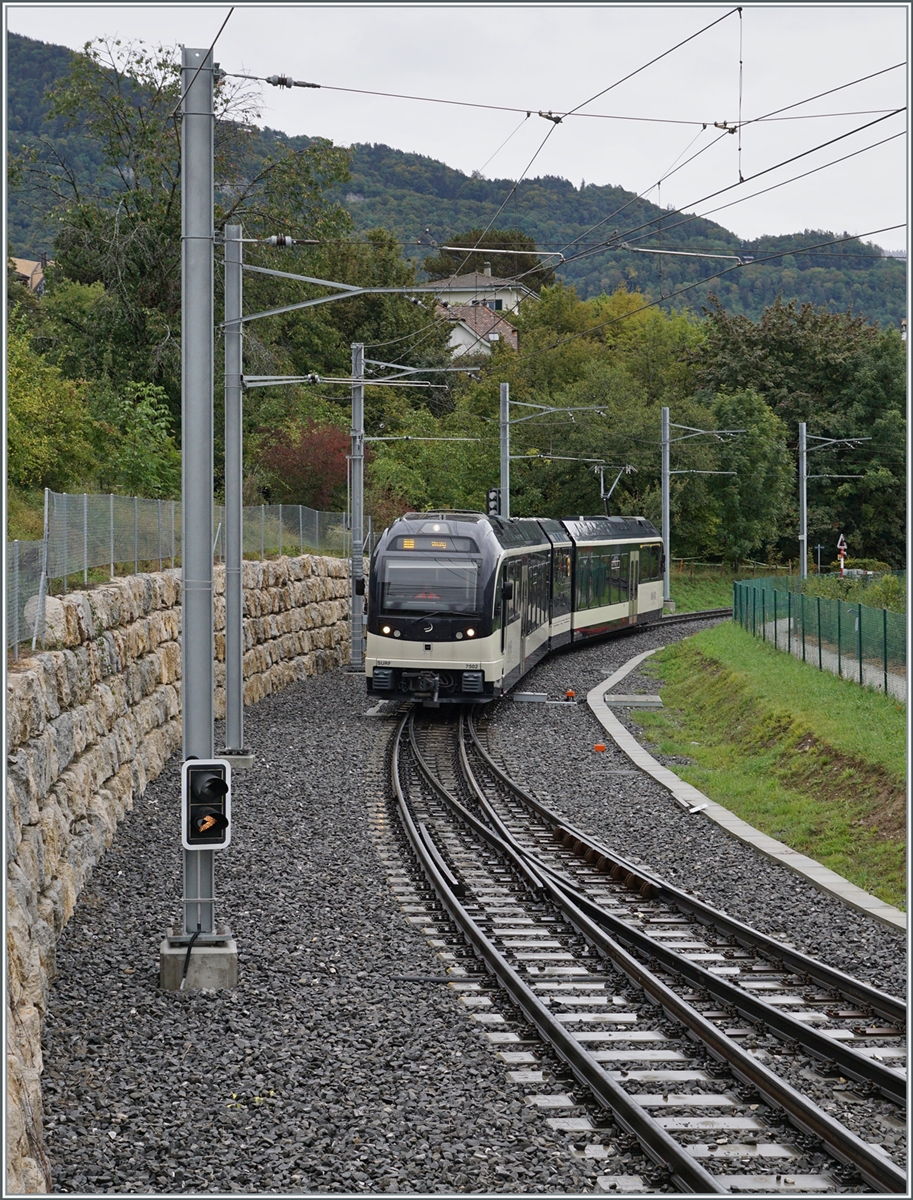 The CEV MVR ABeh 2/6 7502  Blonay  on the way to Vevey in St Légier Gare.

27.09.2020