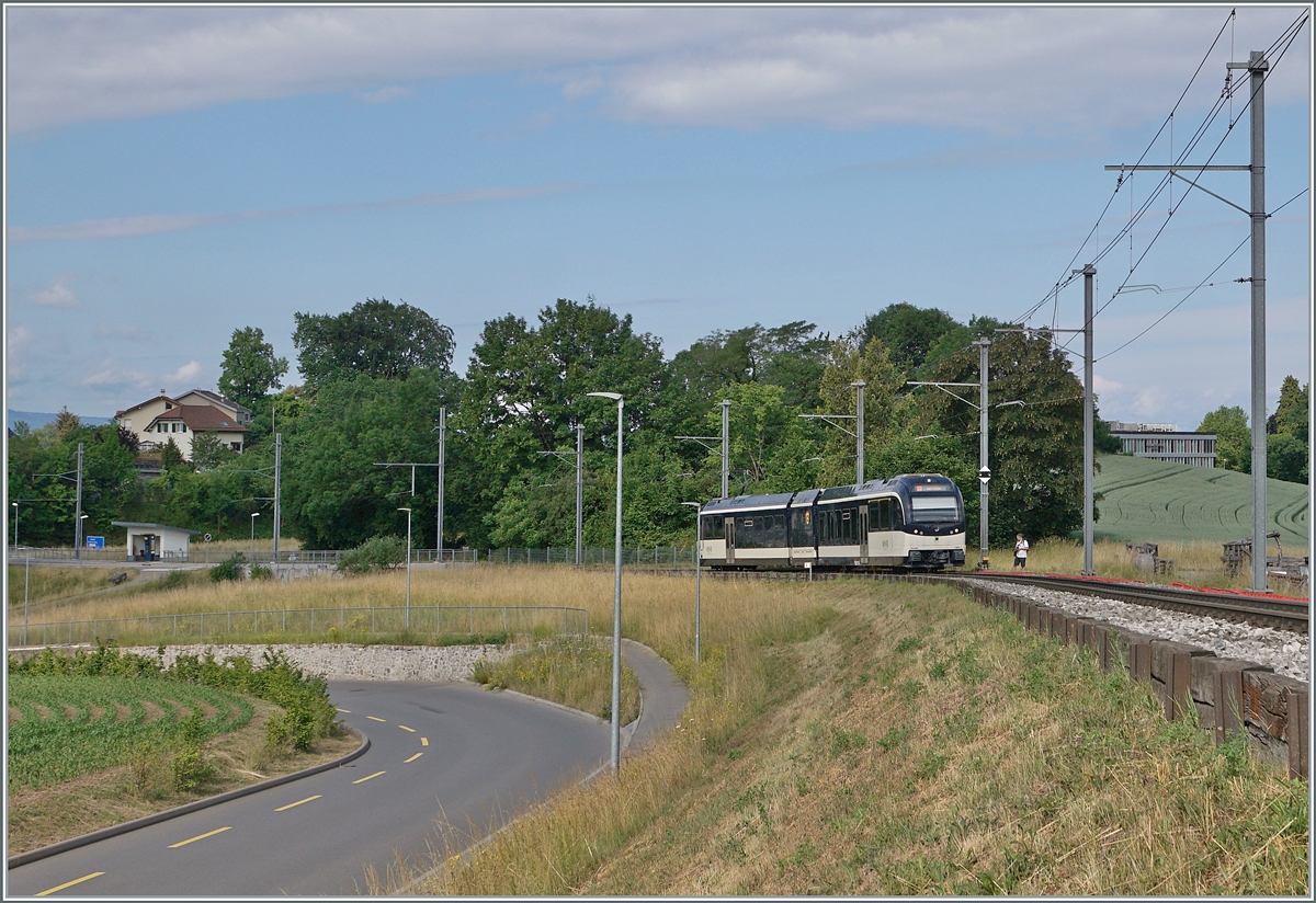 The CEV MVR ABeh 2/6 N° 7502 on the way to les Pléiades between Château d'Hauteville and St-Légier Gare. 

06.06.2022