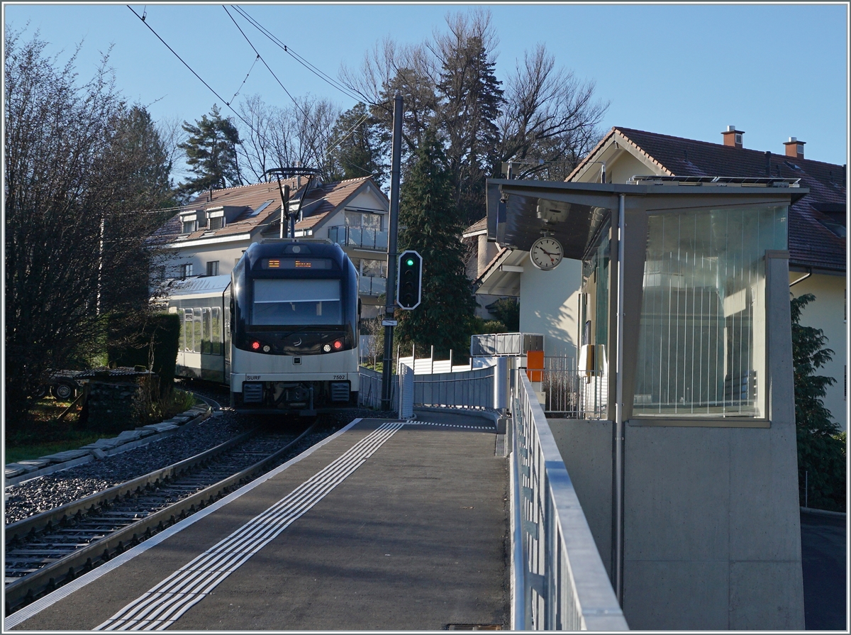 The CEV MVR ABeh 2/6 7502 on the way to Blonay by the new Vevey Vignerons Station. 

07.01.2023