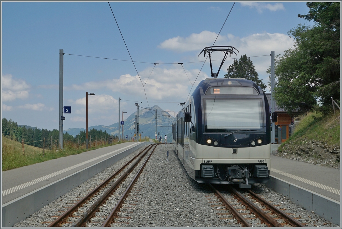 The CEV MVR ABeh 2/6 7508 on the Les Pleiades summit Station.

21.07.2022