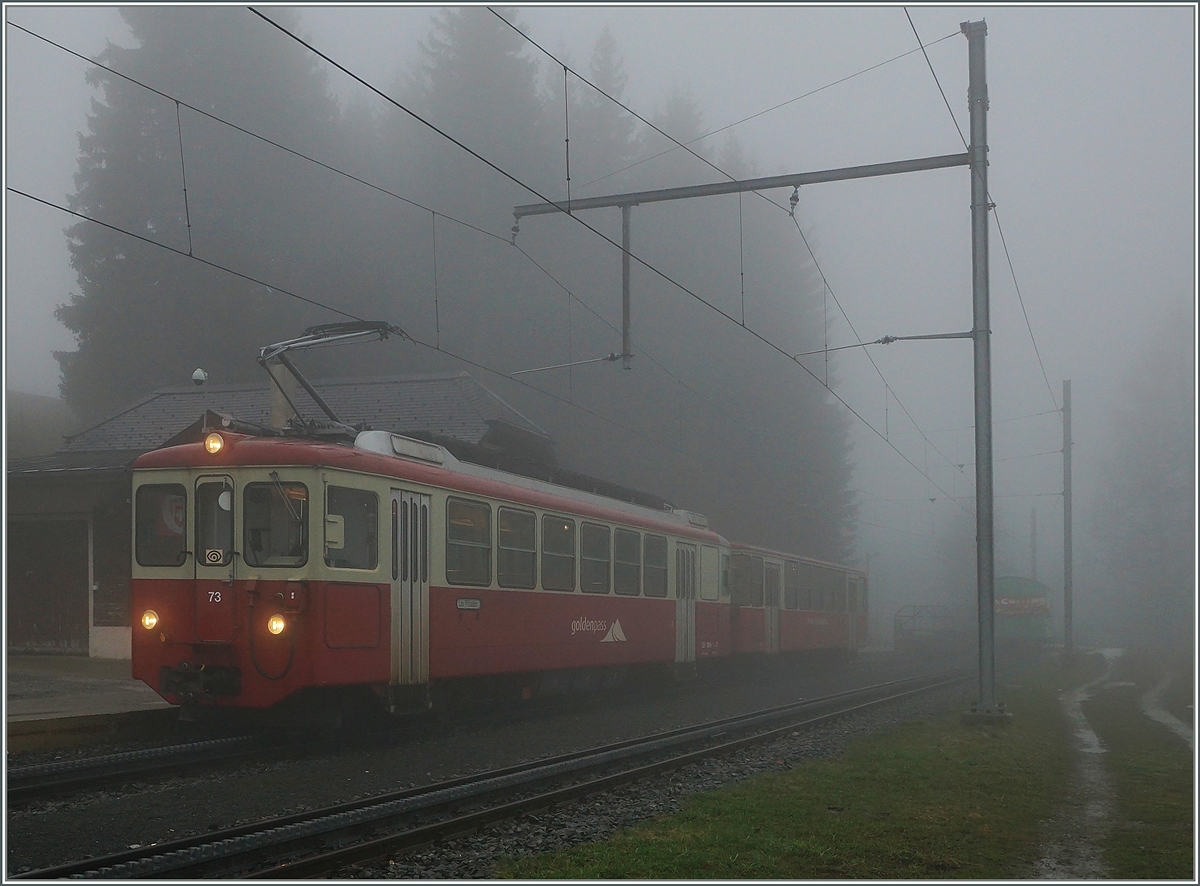 The CEV MVR BDeh 2/4 73 at the sumit station Les Plèiades.
13.04.2016