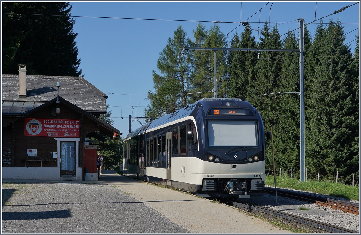 The CEV MVR SURF ABeh 2/6 7501  St Legier La Chiesaz  at the Les Pléiades Station.
27.08.2016