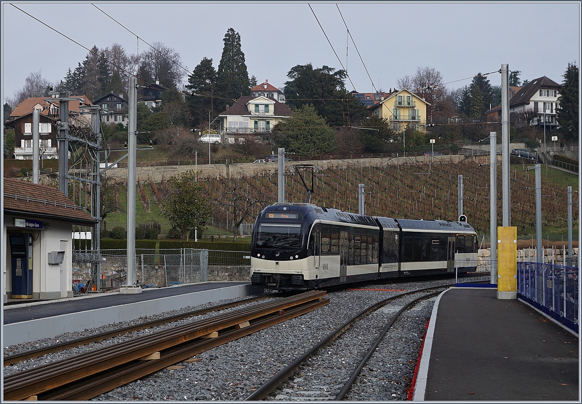 The CEV MVR SURF ABeh 2/6 7503  Blonay-Chamby  in St-Légier Gare.
28.12.2018