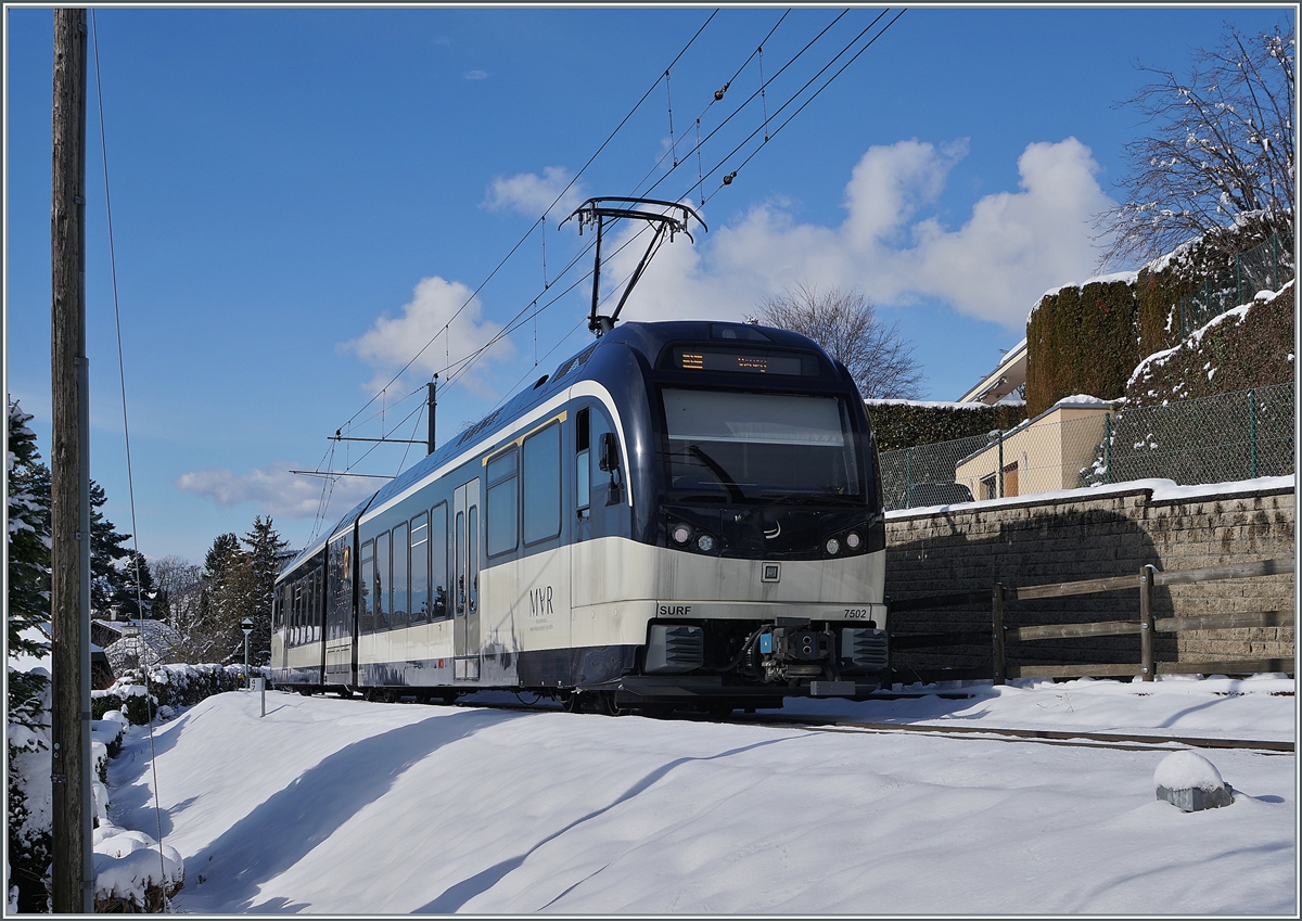 The CEV MVR SURF ABeh 2/6 7502  Blonay  on the way to Vevey beween the stops Château de Blonay and La Chiésaz. 

26.01.2021