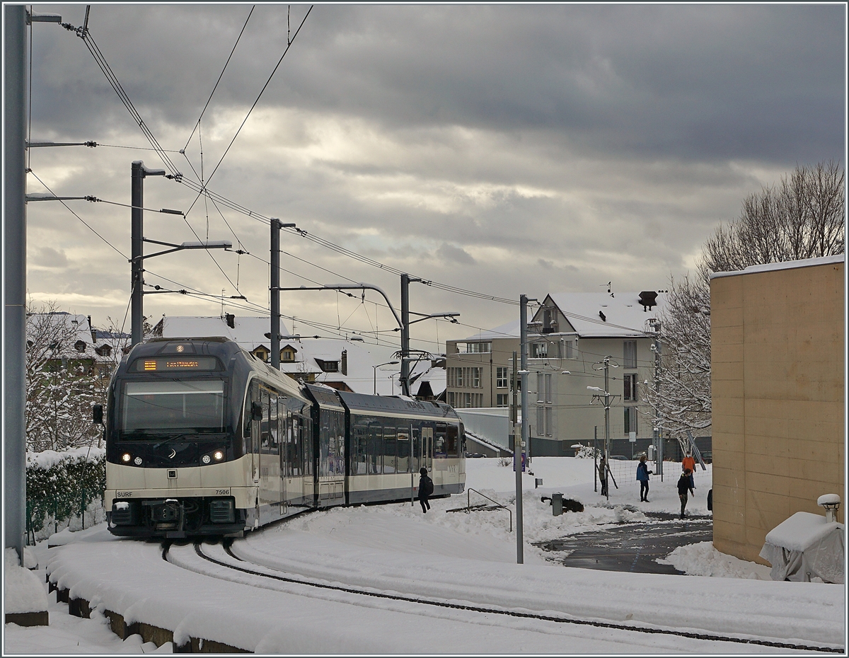 The CEV MVR SURF ABeh 2/6 7506  on the way to the Les Pléiades by Blonay. 

25.01.2021