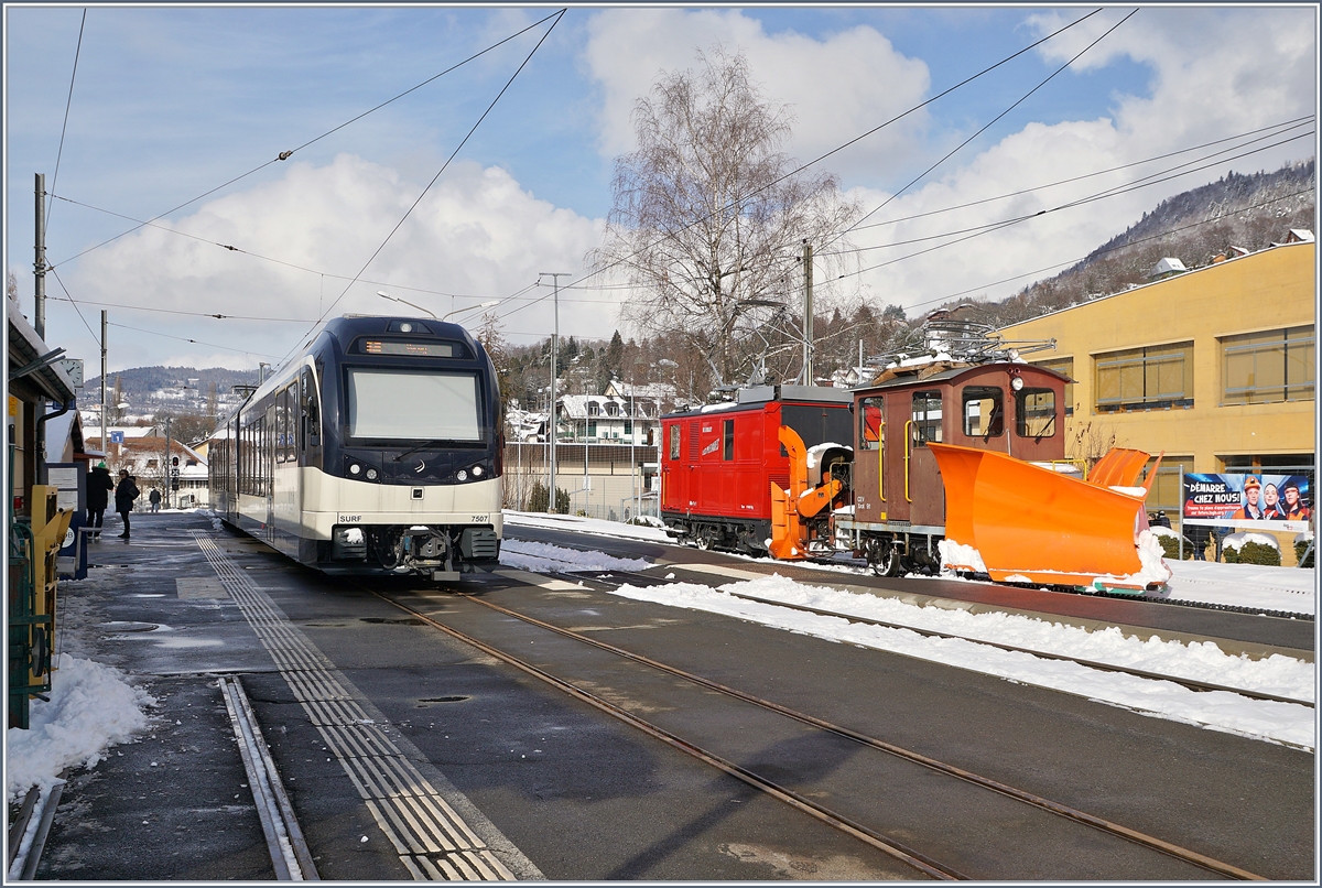 The CEV Xrot 91 and the CEV MVR ABeh 2/6 7507 in Blonay.

29.01.2019