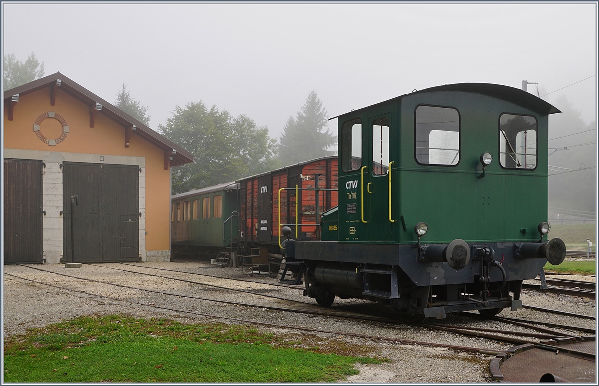 The CTVJ Tm I 102 (91 85 5230 320-4) in Le Pont.
28.08.2018