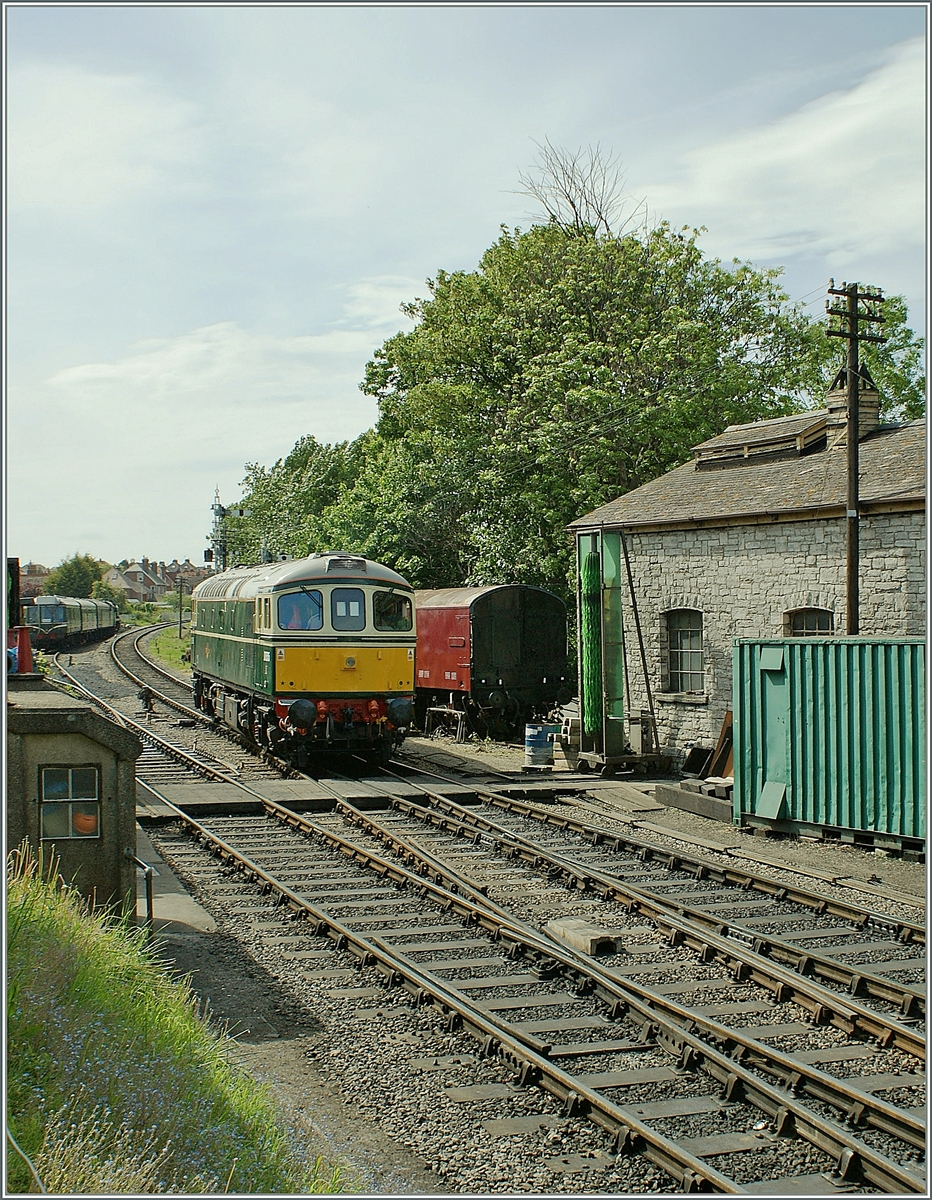 The D 6515 (Class 33) in Swanage.
16.05.2011