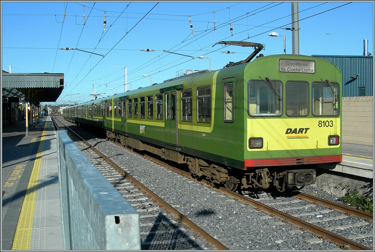The DART 8103 (first generation) in his Terminal Station  Howth / Binn Éadair.
03.10.2006