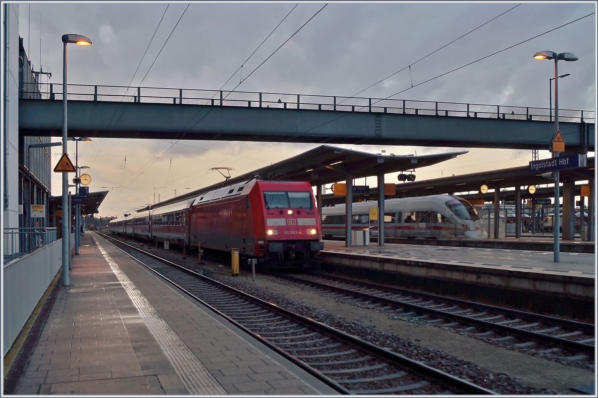 The DB 101 083-4 with a  Nürnberg-München-Express  in Ingolstadt.
03.01.2018