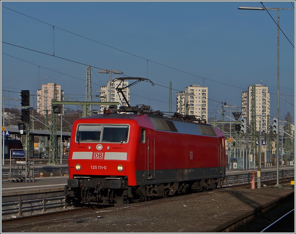 The DB 120 111-0 in Stuttgart.
28.11.2014