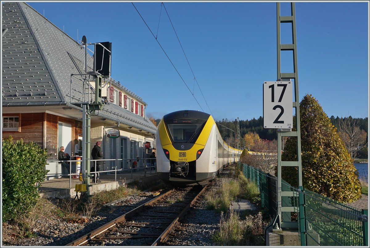 The DB 1440 683 and 172 on the way to Seebrug by is stop in Schluchsee.

13.11.2022
