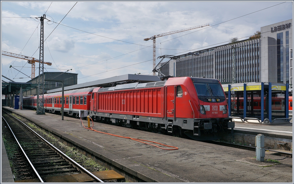 The DB 147 003 with a local train service in Stuttgart Main Station.
20.09.2017