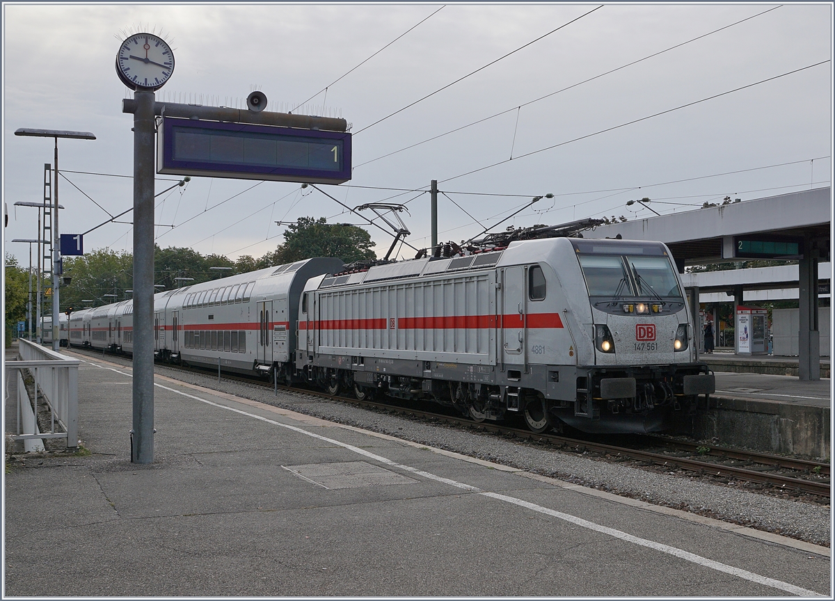 The DB 147 561 with an IC Singen - Stuttgart in Radolfzell (without custumer till Singen). 

22.09.2019