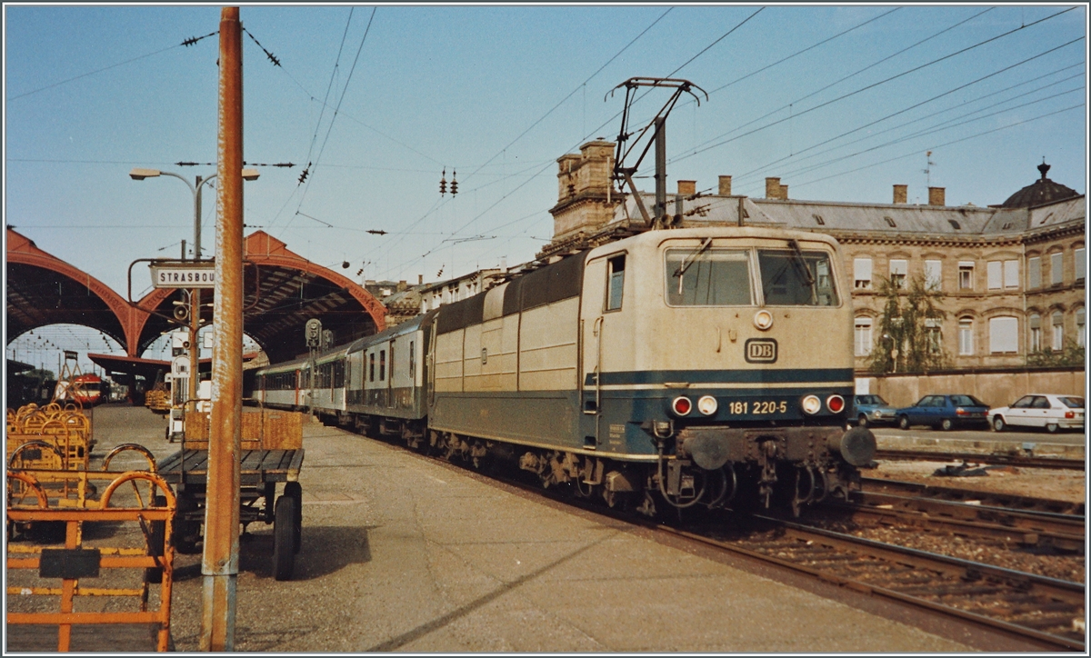 The DB 181 209-8 wiht a local service to Offenburg in Strasbourg. 

analog picture sept. 1992
