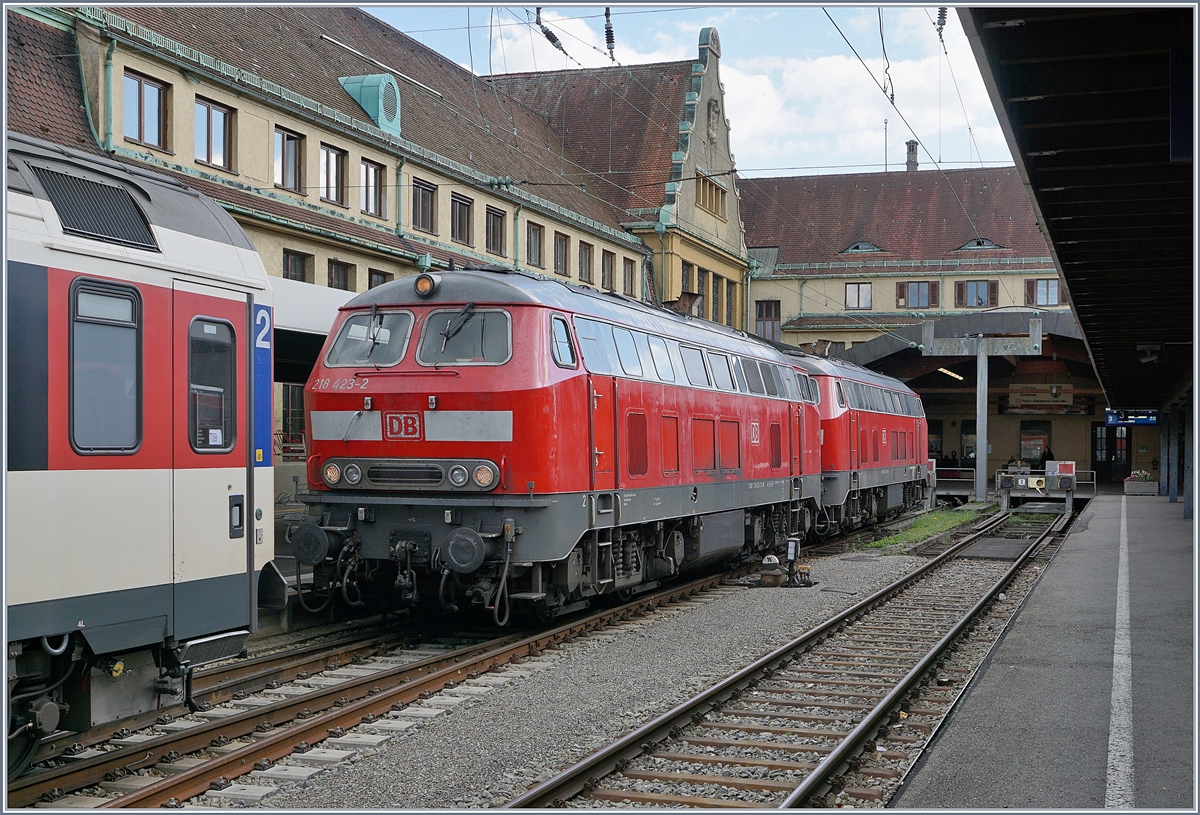 The  DB 218 423-2 and 218 421-6 in Lindau Main Station.

24.09.2018