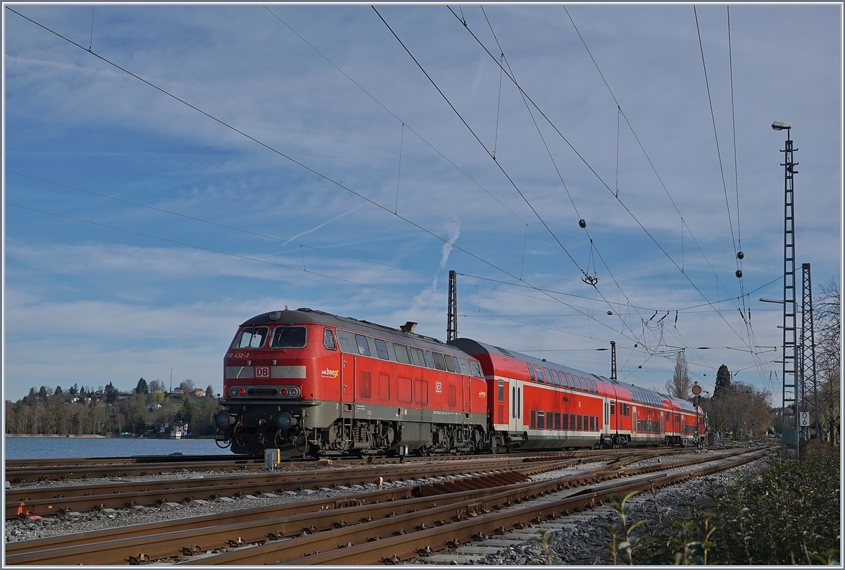 The DB 218 432-3 wiht a RE to Aulendorf in Lindau.

17.03.2019